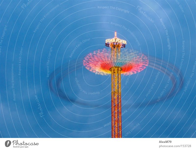 Star Flyer Jahrmarkt Dämmerung Geschwindigkeit Kettenkarussell mehrfarbig Langzeitbelichtung Elektrisches Gerät Technik & Technologie Bewegung