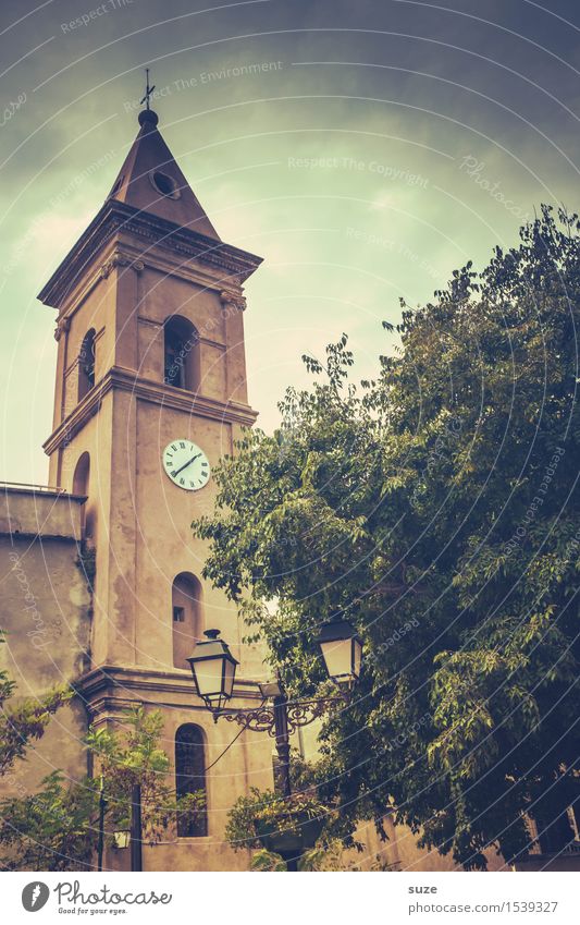 Lass mal die Kirche im Dorf Zufriedenheit Ferien & Urlaub & Reisen Städtereise Sommer Kultur Wärme Baum Stadt alt retro Glaube Religion & Glaube Vergangenheit