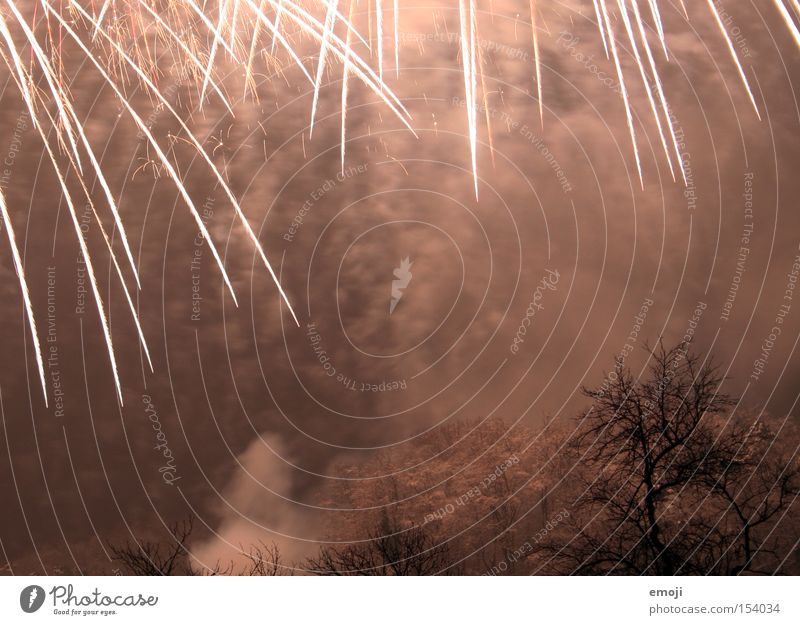 nicht Silvester II Silvester u. Neujahr Funken erleuchten rosa Feuerwerk Licht Ziel Beginn Nacht Erfolg funkenregen racketen Brand Ende