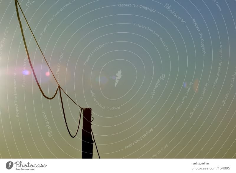 Stromversorger Elektrizität Energie Leitung Energiewirtschaft Himmel Strommast Reflexion & Spiegelung Gegenlicht Farbe Dinge elektroenergie