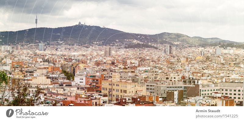 Panorama - Barcelona Lifestyle Ferien & Urlaub & Reisen Tourismus Sightseeing Umwelt Himmel Gewitterwolken Klima Berge u. Gebirge Stadt Haus Hochhaus Turm