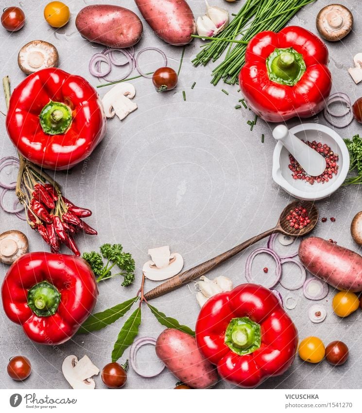 Frisches Gemüse und Zutaten fürs Eintopf kochen Lebensmittel Salat Salatbeilage Kräuter & Gewürze Ernährung Mittagessen Abendessen Bioprodukte