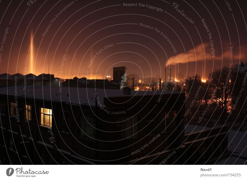 Fabrik Abend Nacht Langzeitbelichtung Licht kalt Fenster Rauch Dach Schornstein Himmel Schnee Leipzig Winter Haus dunkel Nebel Frost Industrie Nachthimmel Dunst