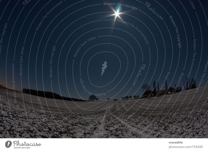 Mondschein lll Feld Landwirtschaft Stern (Symbol) Nacht Wald Bauernhof Baum Winter kalt Romantik Bayern gefroren Langzeitbelichtung Fischauge Sternenhimmel