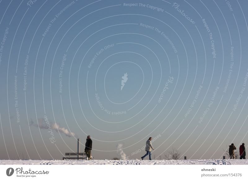 Auf´n Pütt Ruhrgebiet Bottrop Spaziergang Rauch Abgas Industrie Himmel kalt Winter Schornstein Abraumhalden Schnee Tetraeder