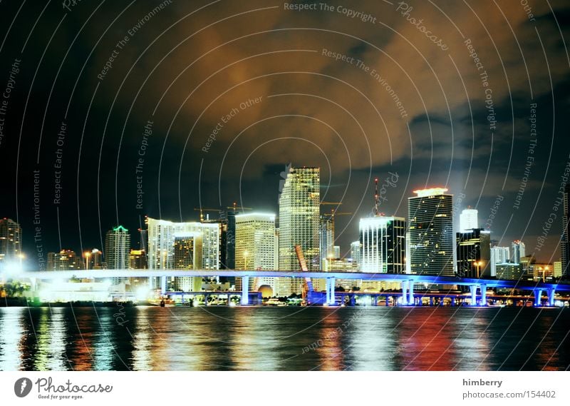 the magic city Stadt Skyline Miami USA Stars and Stripes Amerika Meer Küste Nachtleben Beleuchtung Elektrizität Energie Lichttechnik Hochhaus