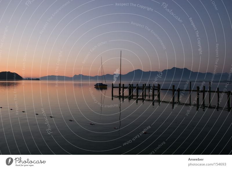 Chiemsee bei Sonnenaufgang vor Chiemgauer Alpen Wasser Bayern Deutschland Berge u. Gebirge Sonnenuntergang Panorama (Aussicht) Ferien & Urlaub & Reisen schön