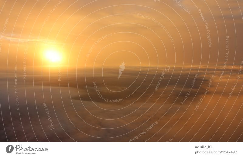 Ikarus Ferien & Urlaub & Reisen Tourismus Ausflug Abenteuer Ferne Freiheit Sonne Landschaft Himmel nur Himmel Wolken Horizont Sonnenaufgang Sonnenuntergang