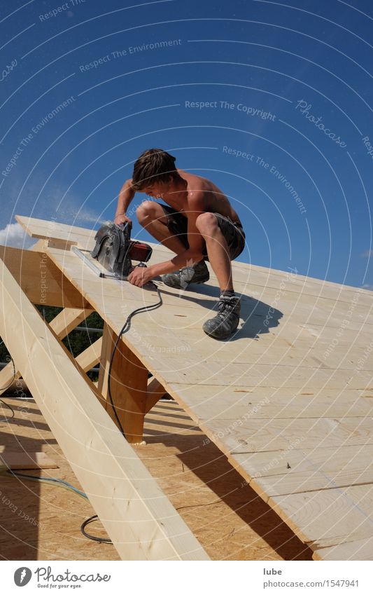 Zimmermann Häusliches Leben Wohnung Haus Traumhaus Hausbau Renovieren Arbeit & Erwerbstätigkeit Beruf Handwerker Arbeitsplatz Baustelle Werkzeug Maschine