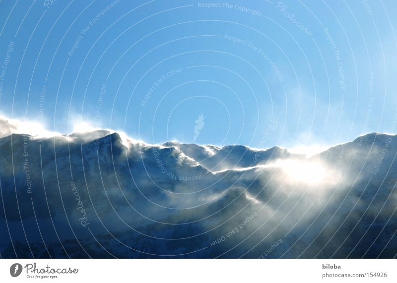 Schneegestöber Winter Berge u. Gebirge Sturm Wind kalt Sonne Licht Gipfel Natur Pulverschnee Eis Urelemente