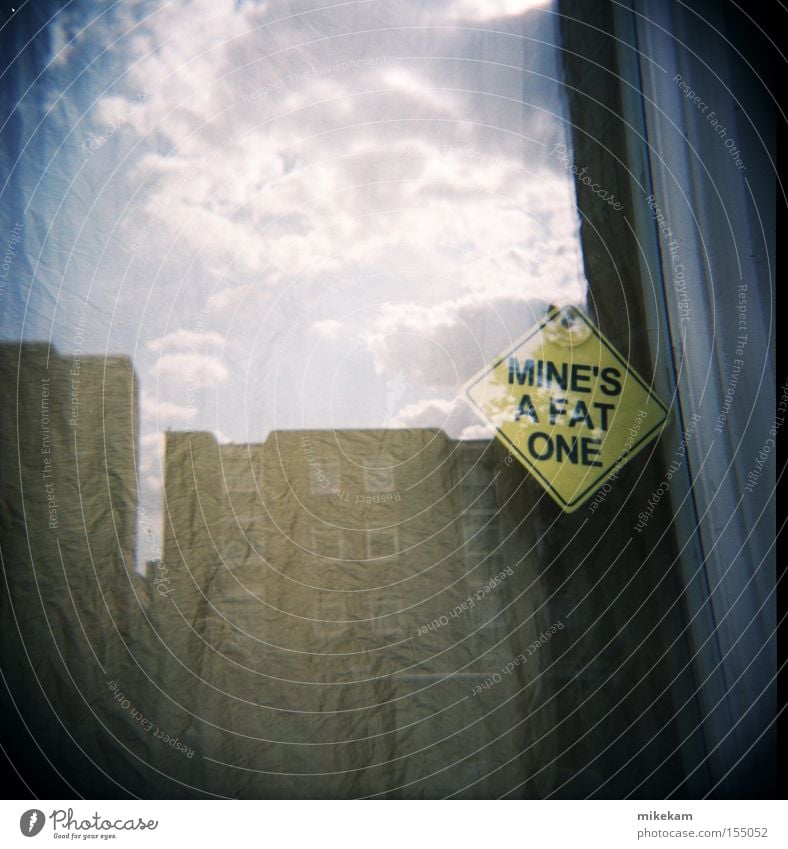 Meins ist ein fetter. Holga Reflexion & Spiegelung Fett Gebäude Vignettierung Wolken Gardine Aufkleber