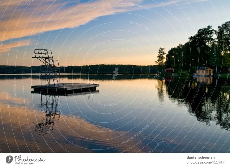 nach der Sauna See Schweden Reflexion & Spiegelung Wasser Himmel Wolken Farbe Licht Sonnenuntergang Ferien & Urlaub & Reisen Schwimmbad Im Wasser treiben