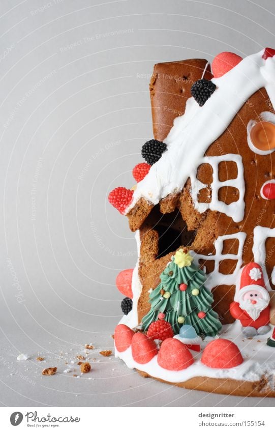 Lochfraß Farbfoto Innenaufnahme Nahaufnahme Detailaufnahme Menschenleer Textfreiraum links Süßwaren Ernährung Wohnung Haus Einfamilienhaus Hütte kaputt lecker