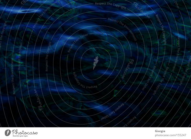 deep water Wasser dunkel blau schwarz Wellen Meer abstrakt tief Fototechnik verfremdet giorgia