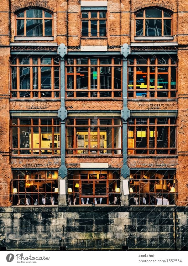 Tetris Haus Speicherstadt Hamburg Kunst Stadt Hafenstadt Altstadt Industrieanlage Bauwerk Gebäude Architektur Mauer Wand Sehenswürdigkeit Wahrzeichen Denkmal