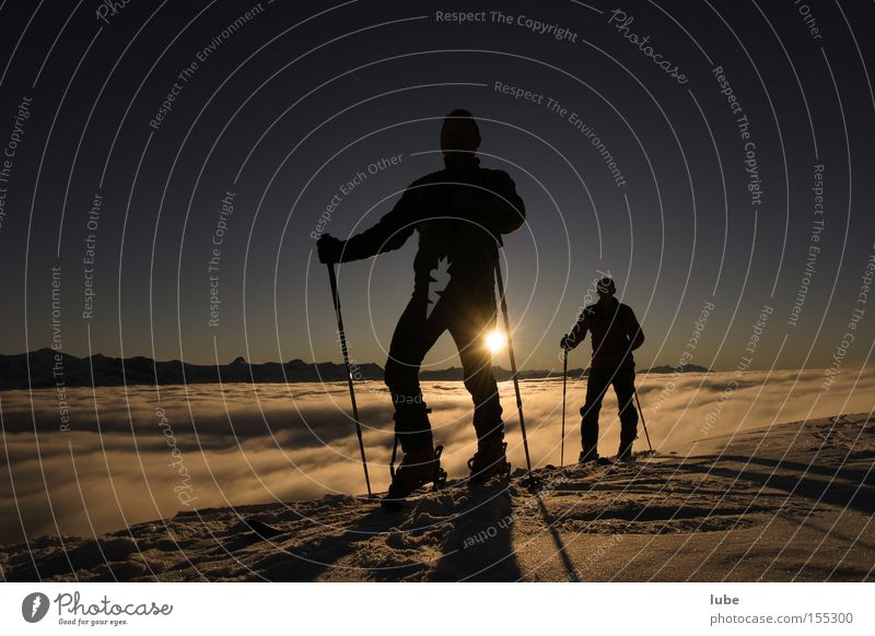 Schlechte Übersicht Skitour Winter Schnee Bregenzerwald Bundesland Vorarlberg Gipfel wandern Wintersport Wolkenberg Schönes Wetter Wolkenfeld Wolkenband