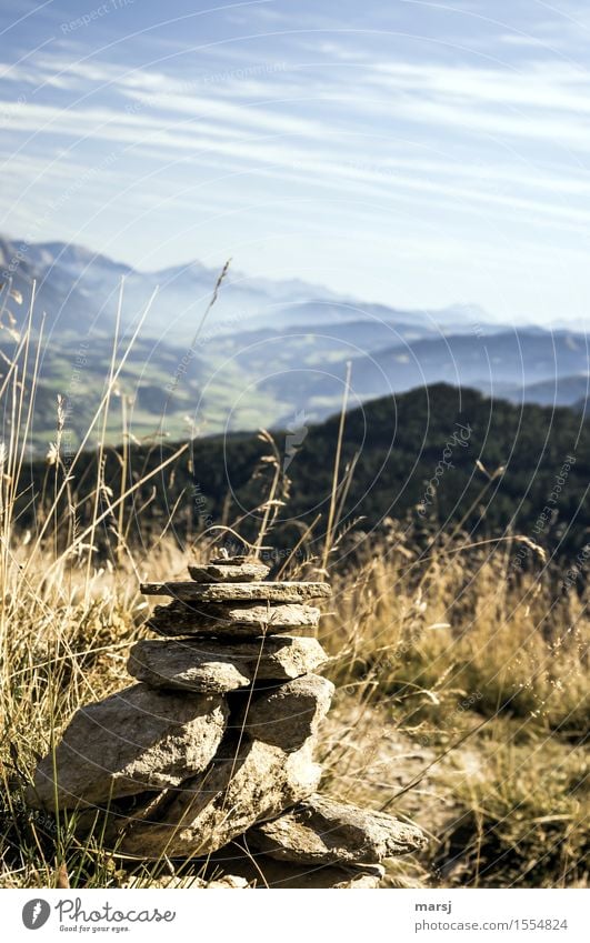 Mit Ausblick Ferien & Urlaub & Reisen Ausflug Abenteuer Freiheit Berge u. Gebirge wandern Herbst Schönes Wetter Alpen Schlucht Ennstaler Alpen Stein Wegweiser