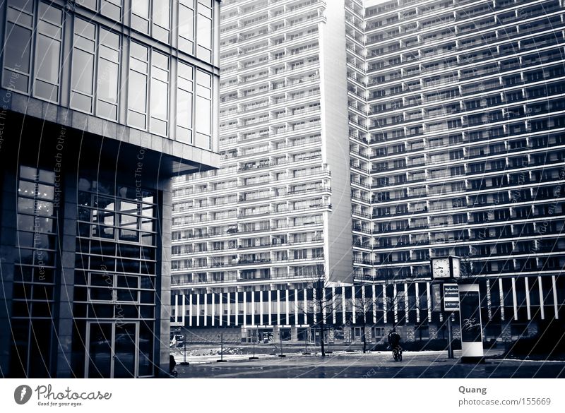 Urban Urban Stadt Berlin Haus Straße Fassade Glas Wohnzimmer Wohnung Hochhaus Plattenbau Berlin-Mitte Architektur Verkehrswege