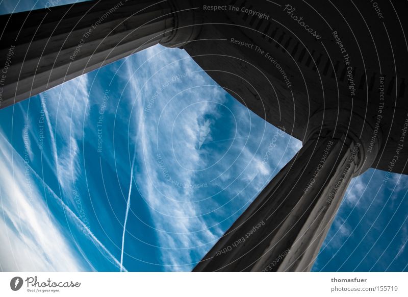 weiß-blau Himmel Wolken Kondensstreifen Säule Tempel Pavillon Licht Schatten Aussicht Zukunft Ferne Teile u. Stücke erhaben Käfig Bayern historisch