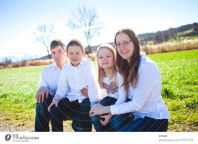 happy maskulin feminin Mädchen Junge Frau Erwachsene Mann Familie & Verwandtschaft 4 Mensch Fröhlichkeit Zusammensein Glück lachen Farbfoto Außenaufnahme Tag