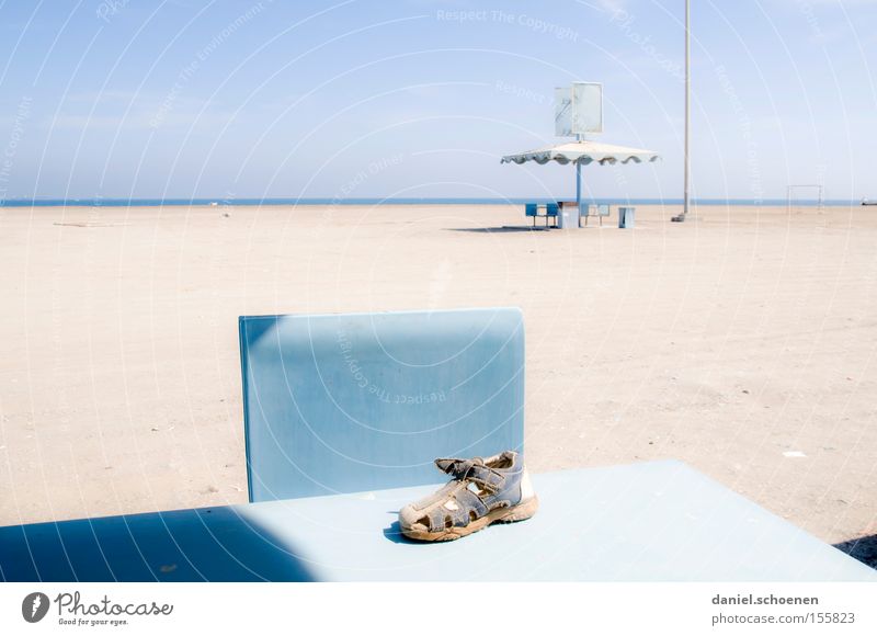 Traumstrand 3 Strand Himmel Horizont blau weiß Licht Surrealismus Meer Wasser Ferien & Urlaub & Reisen Tisch Wolken obskur verfallen Küste