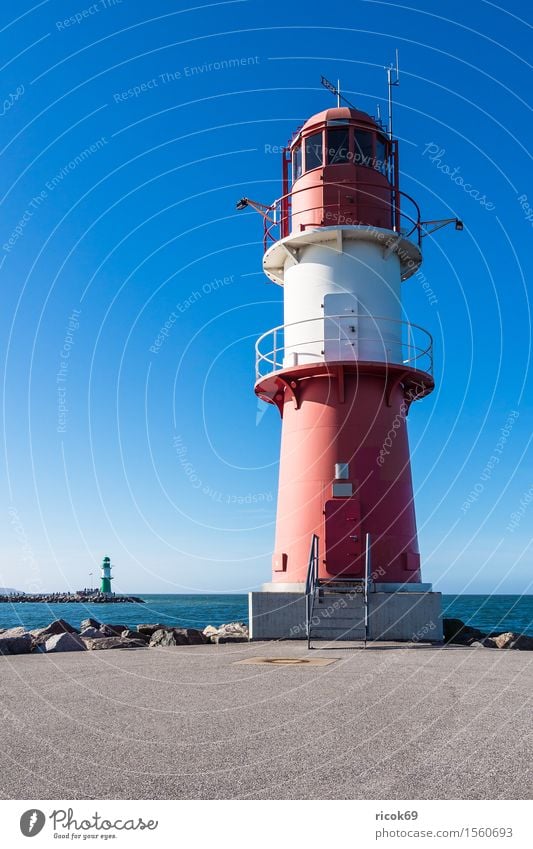 Molentürme in Warnemünde Ferien & Urlaub & Reisen Tourismus Meer Natur Landschaft Wasser Küste Ostsee Turm Leuchtturm Sehenswürdigkeit Wahrzeichen Stein blau