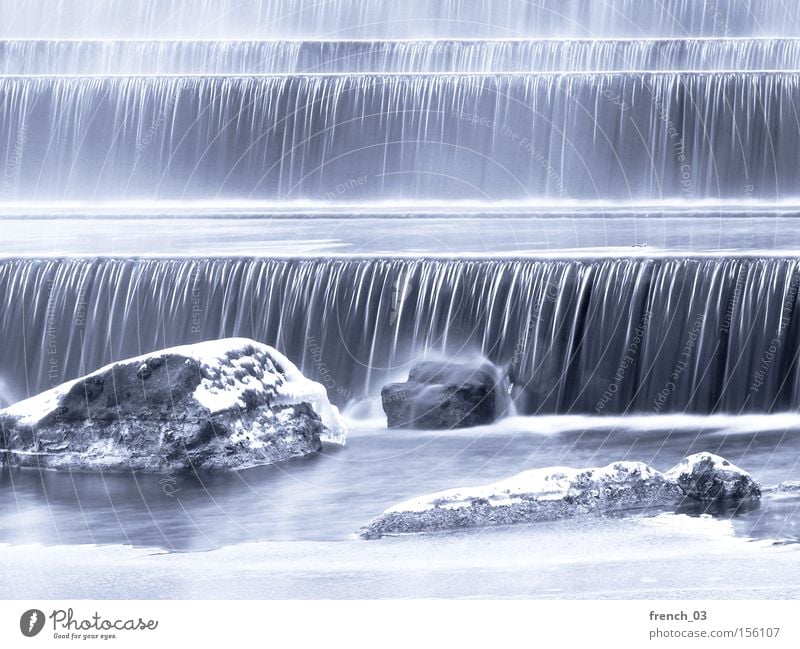 frostige Kälte Winter Schnee Wasser Eis Frost Felsen Fluss Wasserfall Linie frieren kalt weiß Bewegung fließen Höhenunterschied Strömung Schwerkraft Rauschen