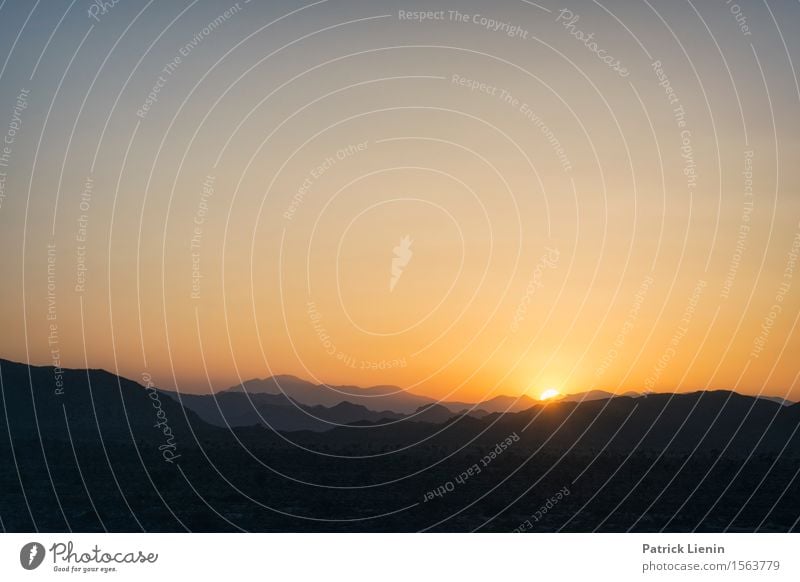 Wüstensonne Wohlgefühl Zufriedenheit Sinnesorgane Erholung Ferien & Urlaub & Reisen Abenteuer Sommer Sonne Berge u. Gebirge Umwelt Landschaft Urelemente Erde