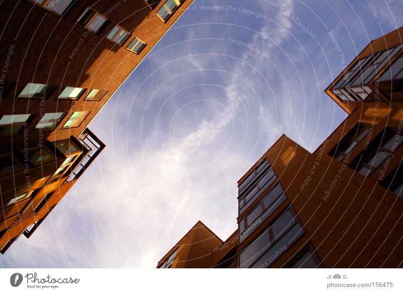 .:: lichtblick ::. Hamburg Licht Haus Hochhaus Wolken Himmel Fenster Hafencity modern Glass Architektur