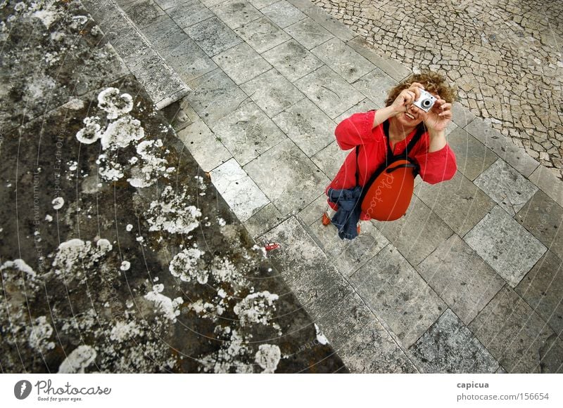 Der rote Fotograf Fotografie breit grau Stein Fliesen u. Kacheln Frau Freizeit & Hobby Sucher Lächeln Glück