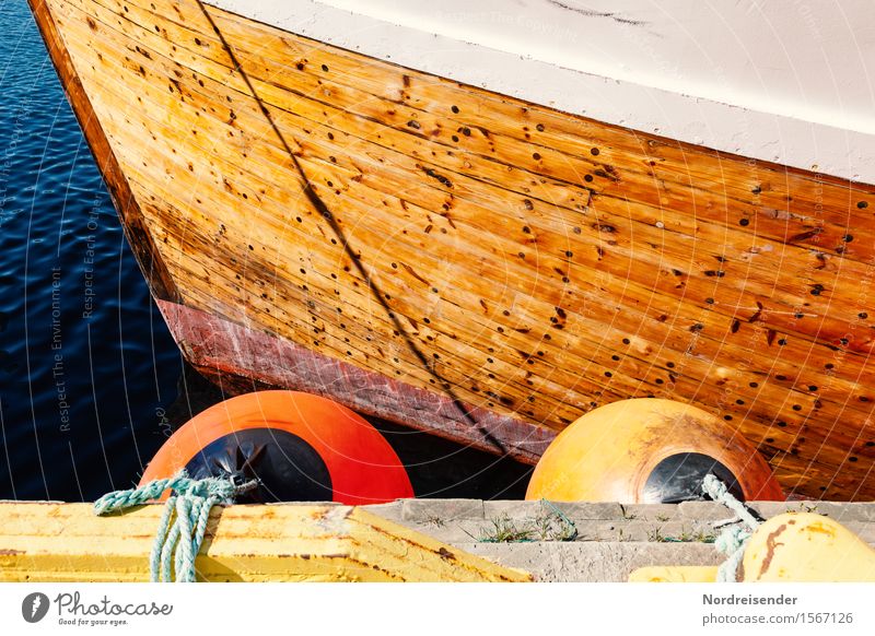 Kutter Arbeit & Erwerbstätigkeit Sommer Schönes Wetter Nordsee Ostsee Meer Fischerdorf Hafen Schifffahrt Fischerboot maritim positiv graphisch Fender Schiffsbug