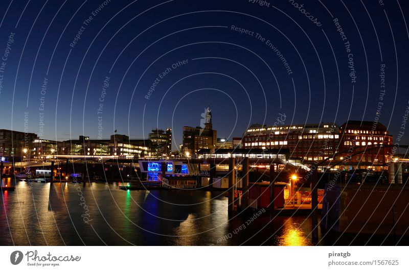 Hamburg Skyline Hafenstadt Menschenleer Kirche Bahnhof Brücke Bauwerk Gebäude Sehenswürdigkeit Wahrzeichen Hamburger Michel Erholung leuchten