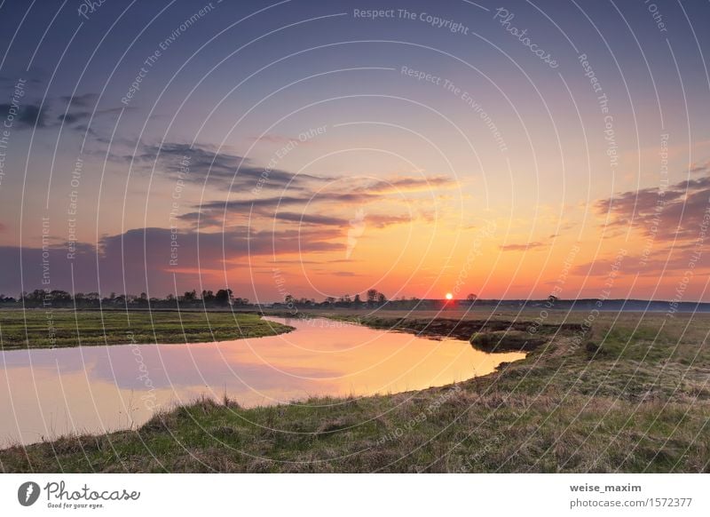 Frühlingslandschaftssonnenuntergang über dem Fluss Ferien & Urlaub & Reisen Sommer Sonne Umwelt Natur Landschaft Himmel Wolken Sonnenaufgang Sonnenuntergang