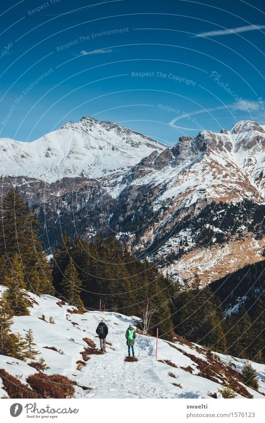 Walk towards Spring Mensch 2 18-30 Jahre Jugendliche Erwachsene Natur Landschaft Himmel Wolkenloser Himmel Winter Schönes Wetter Hügel Alpen Berge u. Gebirge