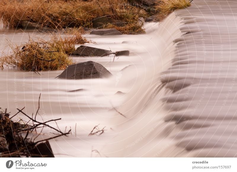 wasserfall ll Wasser Wasserfall Langzeitbelichtung kalt Fluss Bach Stein Felsen Ecke Sträucher Wachstum Winter Frieden