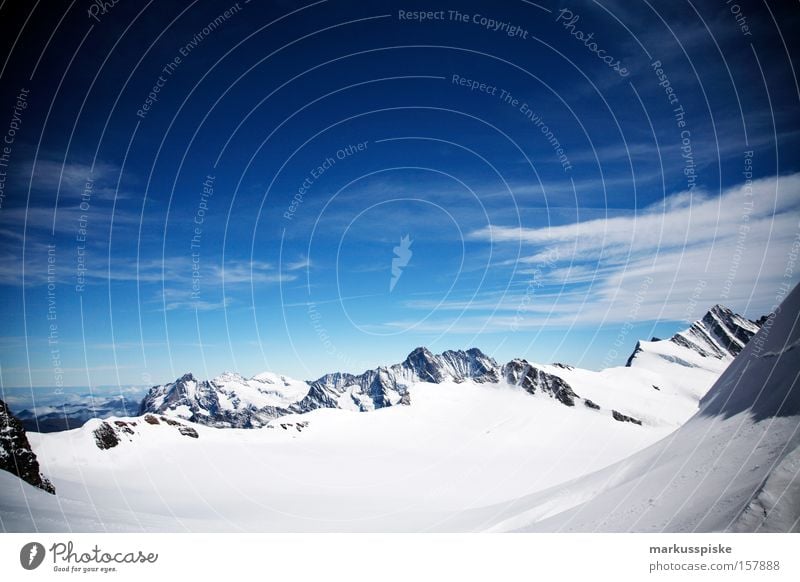 ewigschneefeld Gipfel Berge u. Gebirge alpin Wolken kalt Berner Oberland Schweiz Schnee jungfrauenjoch Panorama (Aussicht) Schneebedeckte Gipfel Blauer Himmel