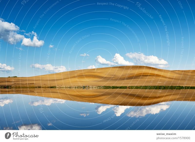 Angeln auf ruhigem Wasser. Hügel und Himmel hinter einem See schön Ferien & Urlaub & Reisen Ausflug Sommer Umwelt Natur Landschaft Wolken Sonnenaufgang