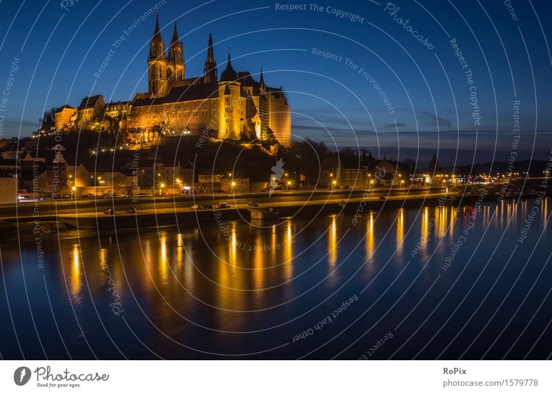 Albrechtsburg in Meissen Tourismus Ausflug Sightseeing Städtereise Kunst Museum Architektur Kultur Umwelt Landschaft Wasser Himmel Nachthimmel Schönes Wetter