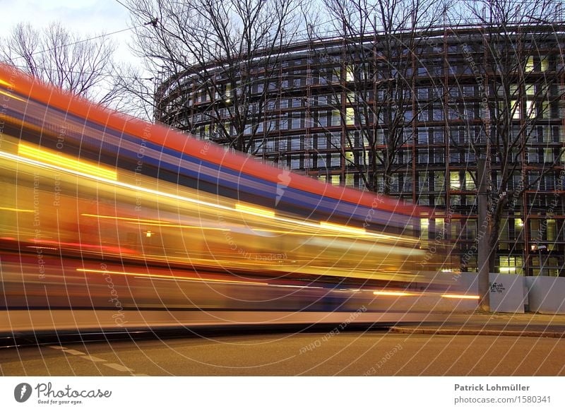 Zisch Baustelle Umwelt Baum Freiburg im Breisgau Baden-Württemberg Deutschland Europa Kleinstadt Stadt Stadtrand Haus Bauwerk Gebäude Architektur Rathaus