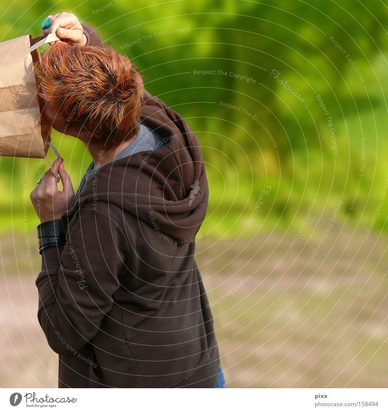 Wundertüte Papier staunen Suche leer Tasche Beutel Blick spurlos Wunsch Frau Kommunizieren Sommer pixx Wündertüte verloren