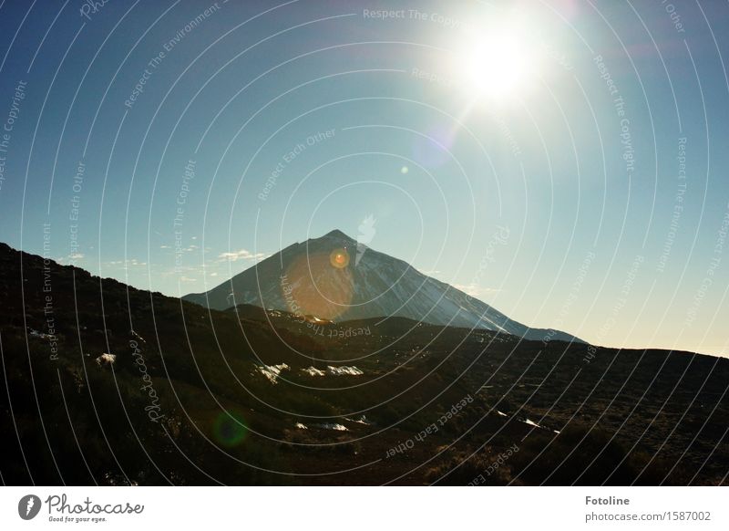 Teide Umwelt Natur Landschaft Urelemente Erde Himmel Wolkenloser Himmel Sonnenlicht Schönes Wetter Berge u. Gebirge Vulkan hell Teneriffa Wärme frisch Farbfoto