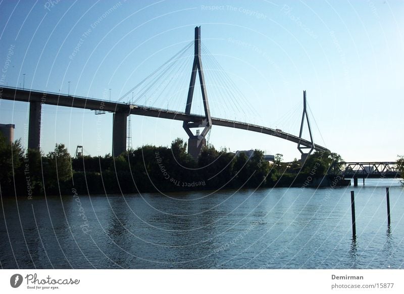 köhlbrandbrücke Köhlbrandbrücke Verkehr Verkehrsstau Brücke Hamburg Wasser Hafen blau Himmel Elbe bridge water Architektur