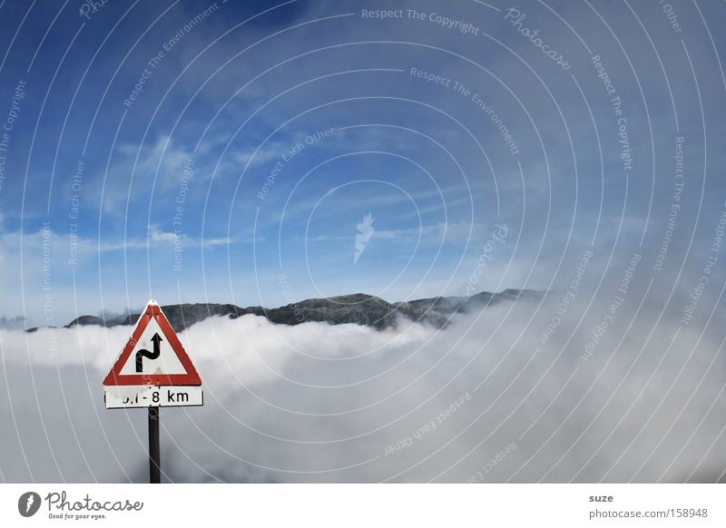 ... gen Himmel Berge u. Gebirge Wolken Nebel Verkehr Straße Wege & Pfade Schilder & Markierungen lustig blau Verkehrsschild Warnhinweis Kurve aufwärts Gott