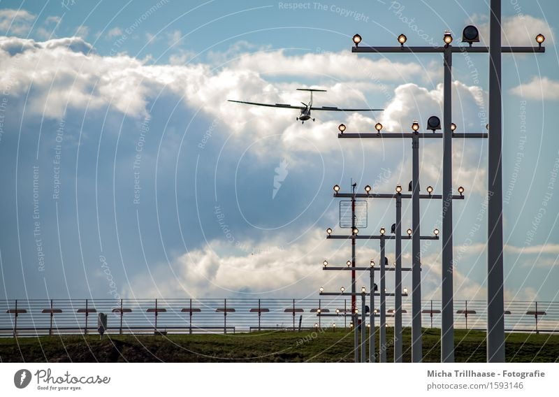 Landung Ferien & Urlaub & Reisen Tourismus Ferne Pilot Güterverkehr & Logistik Technik & Technologie Luftverkehr Umwelt Himmel Wolken Verkehr Verkehrsmittel