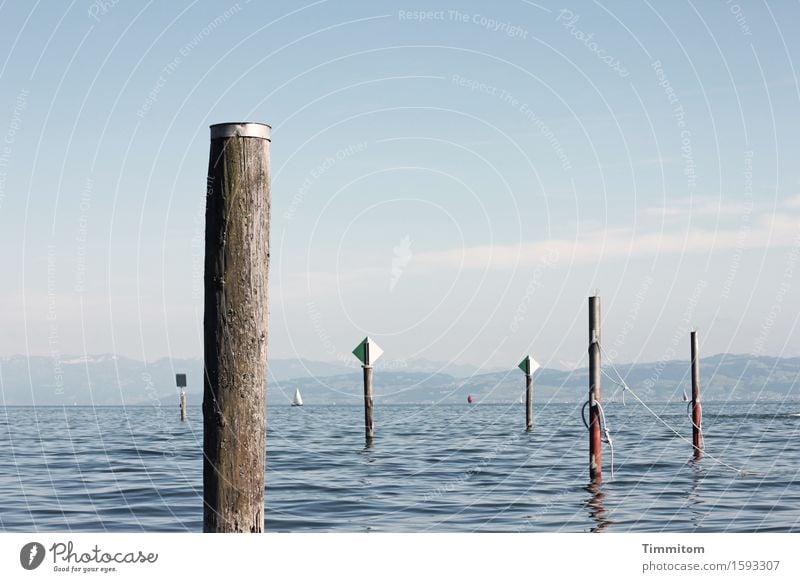 Voll Pfosten. Ferien & Urlaub & Reisen Sommer Urelemente Wasser Himmel Schönes Wetter See Bodensee Binnenschifffahrt Abdeckung Zeichen Schilder & Markierungen