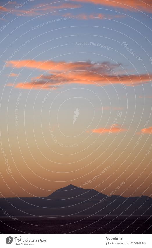 Pico del Teide (Teneriffa), gesehen von La Palma Landschaft Luft Wolken Sonnenaufgang Sonnenuntergang Berge u. Gebirge Gipfel Vulkan Küste Meer blau braun