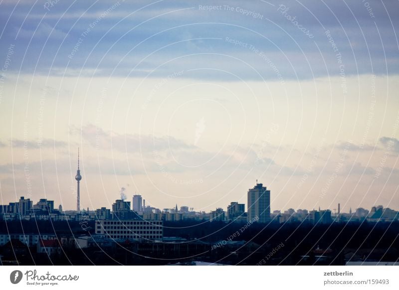 Berlin Skyline Horizont Ferne Aussicht Hauptstadt Perspektive Ebene Berliner Fernsehturm Haus Gebäude Himmel Architektur weitere türme Baustelle