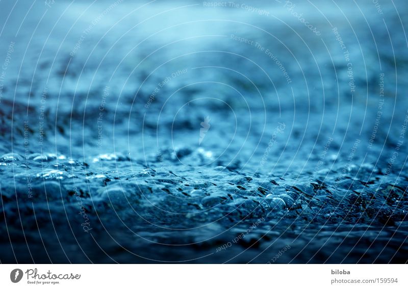 Sprudelbad Wasser Mineralwasser sprudelnd Bad Blase nass See Gewässer Strukturen & Formen Hintergrundbild blau frisch tauchen Erholung Vertrauen Teile u. Stücke