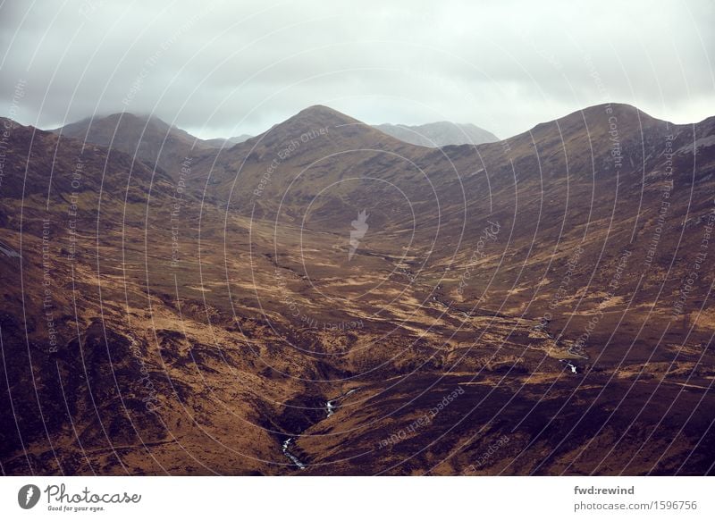 Connemara III Ferien & Urlaub & Reisen Tourismus Ausflug Abenteuer Ferne Freiheit Berge u. Gebirge wandern Umwelt Natur Landschaft Pflanze Erde Himmel Horizont