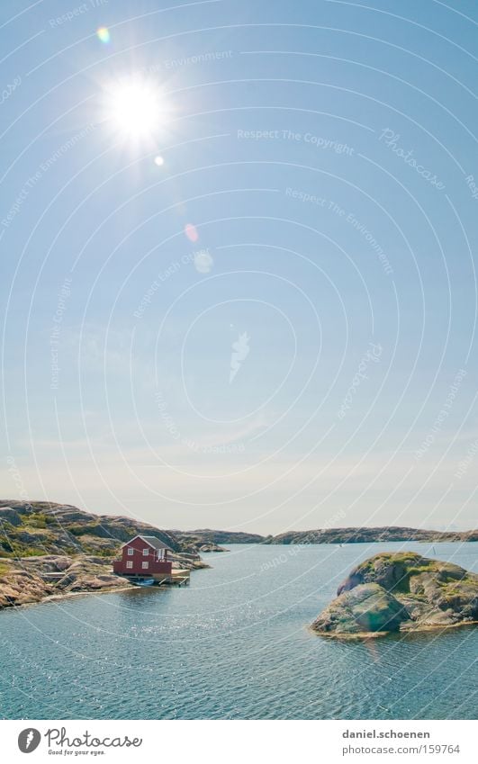 so sieht die Sonne aus Haus Hütte Meer Schweden Skandinavien Himmel Wetter Sommer Holz grün blau Wasser Horizont Licht Farbe Himmelskörper & Weltall Strand